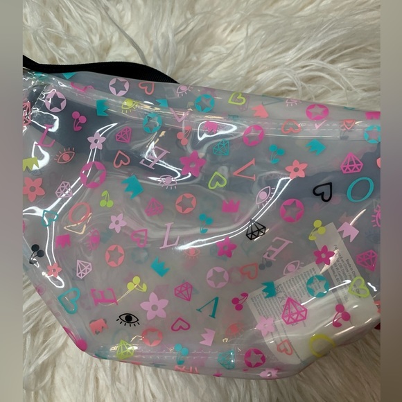 4201594LOVEFP12 Miss Gwen
Girls Love Tie Dye Fanny Pack
UPC: 0810029475891#HL1 - Picture 3 of 8